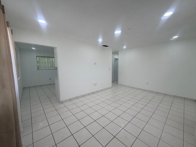Building Photo - 3821 SW 89th Ct