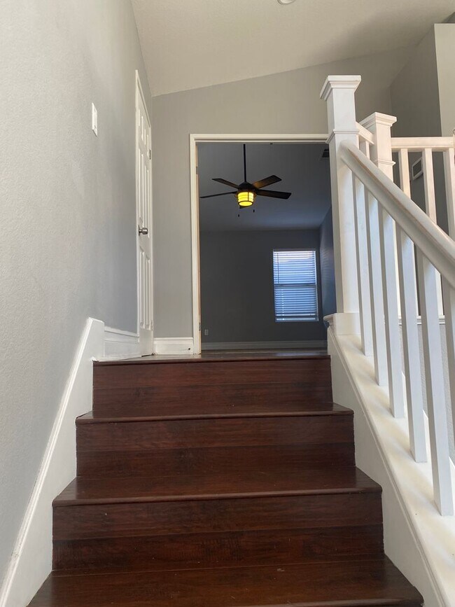 Foto del edificio - 823 Viewpointe Ln