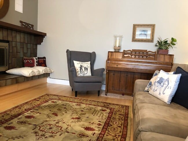 Photo - 4475 Laguna Pl Apartment