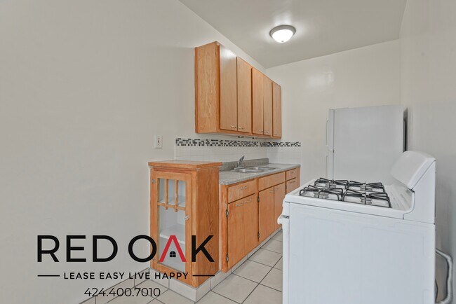 Foto del edificio - 5757 1/4 Franklin Ave-106