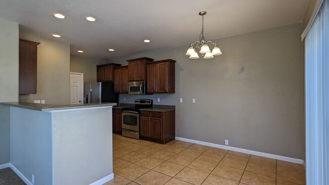 Foto del edificio - 3 Bed 2.5 Bath in Woodmen Hills w/AC