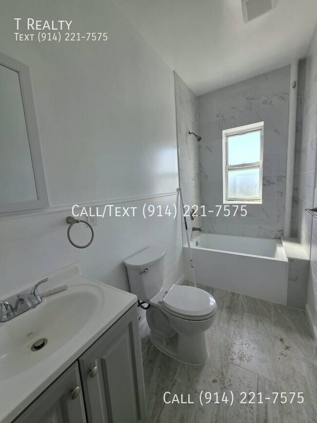Building Photo - 369 Warburton Ave
