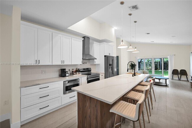 Foto del edificio - 1126 NE 16th Ct