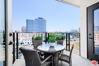 Building Photo - 2847 Leeward Ave