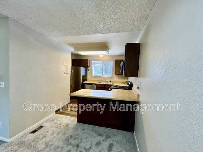Foto del edificio - 8678 Decatur St