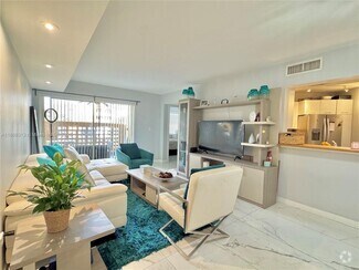 Building Photo - 9701 Fontainebleau Blvd