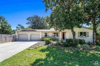 Building Photo - 394 Rosewood Dr