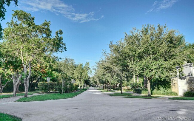 Building Photo - 7713 SW 54th Ct