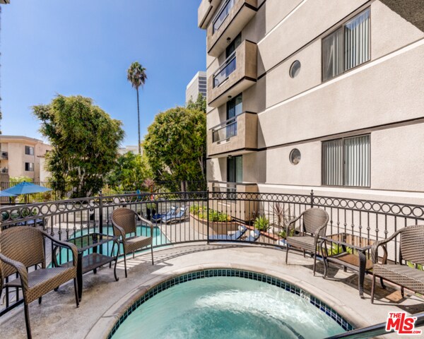 Building Photo - 740 Burnside Ave