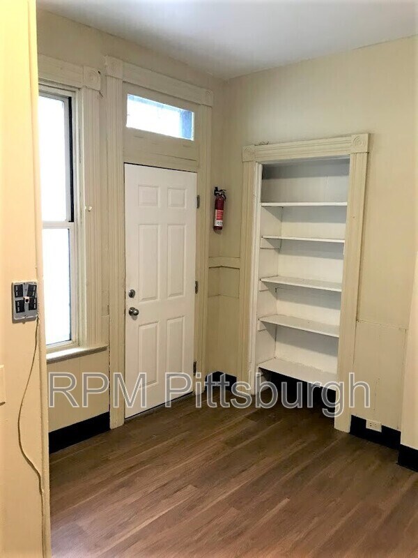 Foto del edificio - 3108 Niagara St