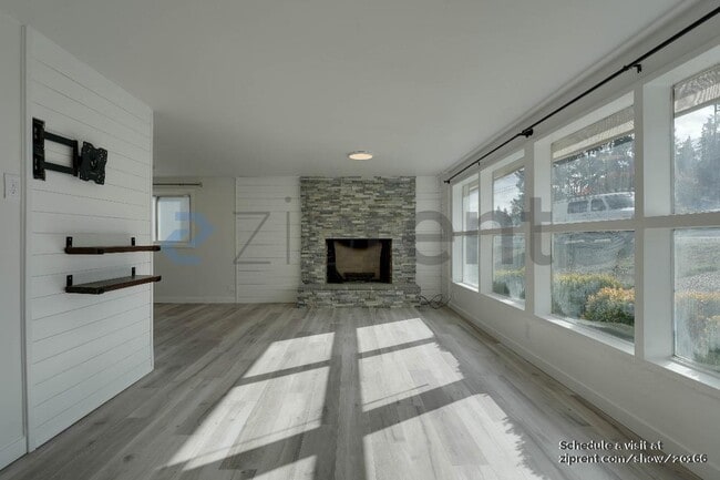 Building Photo - 23407 Hedlund Ave