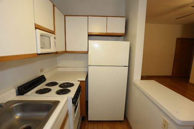 Foto del edificio - 640 W Barry Ave