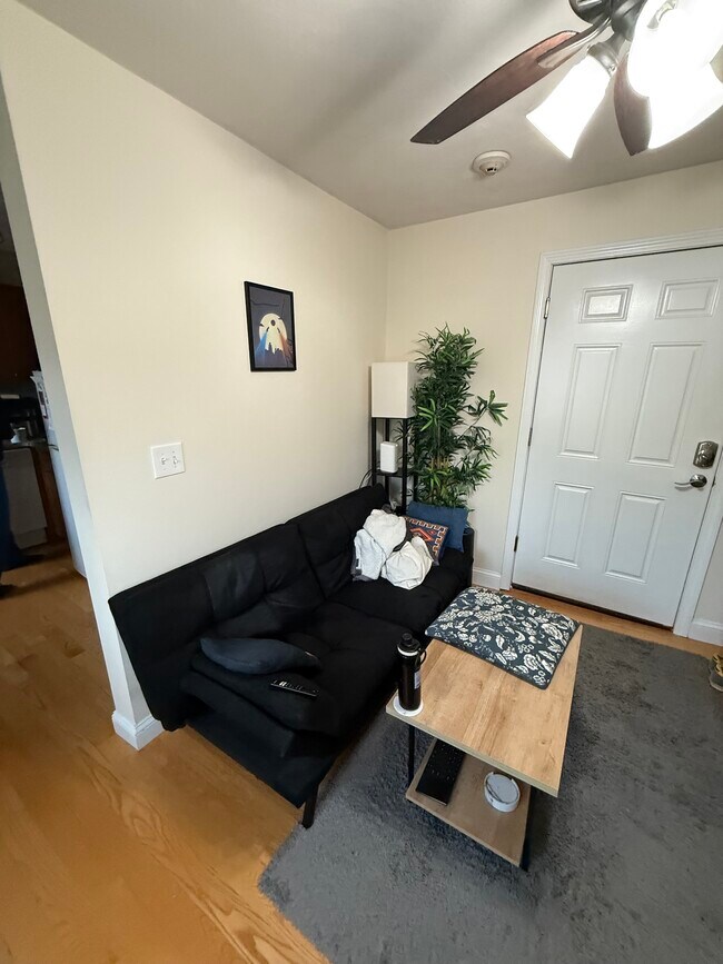 Foto del edificio - 1060 Cambridge St