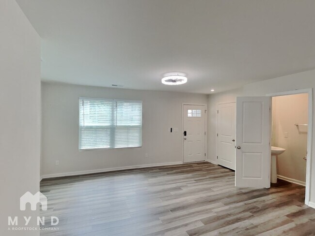 Building Photo - 7013 Ludell Ln