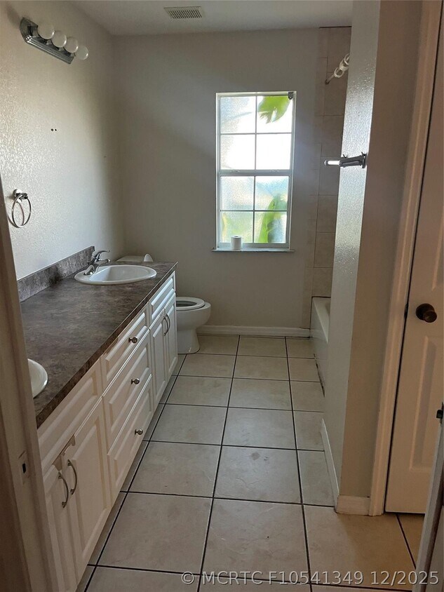 Foto del edificio - 3049 SE 38th Ave