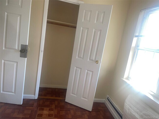 Foto del edificio - 405 Essex St