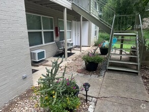Building Photo - 112 Lady Bird Ln