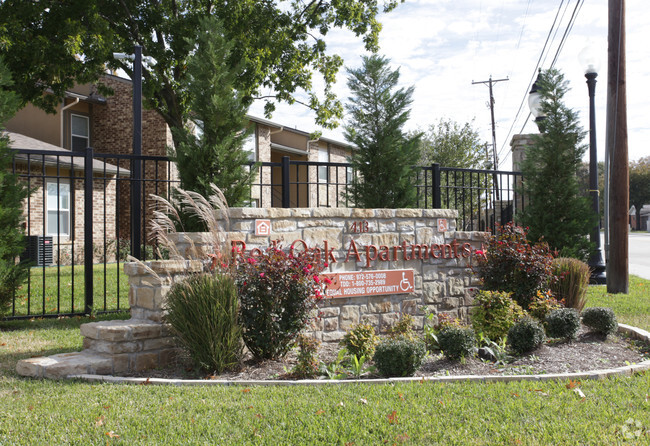 Building Photo - Red Oak Apartments