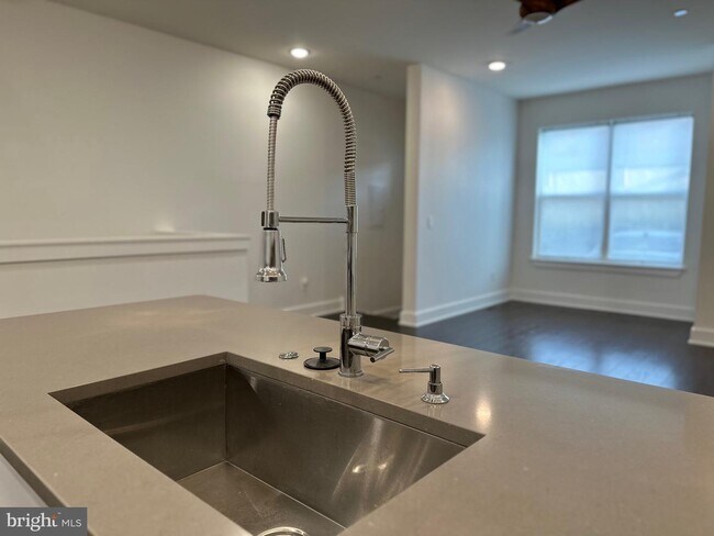Foto del edificio - 518 W Montgomery Ave
