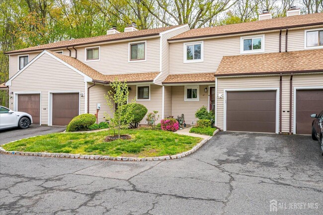 Building Photo - 12 Tulip Ct