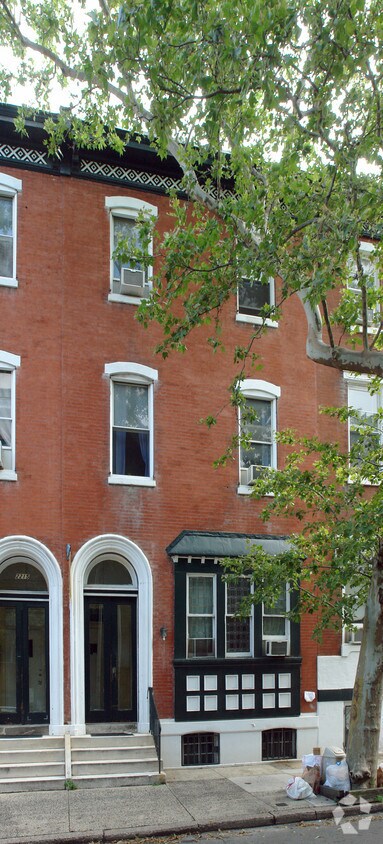 Building Photo - 2213 Spruce St