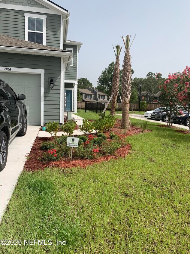 Foto principal - 8064 Echo Springs Rd