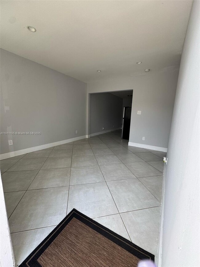 Foto del edificio - 841 NW 5th Ave
