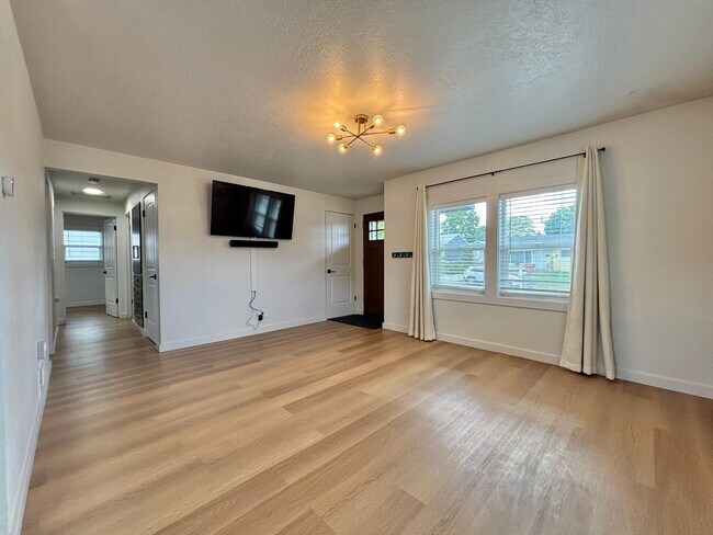 Foto del edificio - 6020 N Elgin St
