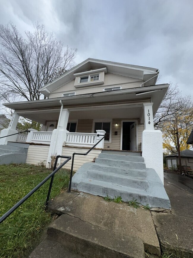 Foto del edificio - 1014 Ferguson Ave