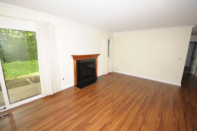 Building Photo - 356 Bloomfield Ln