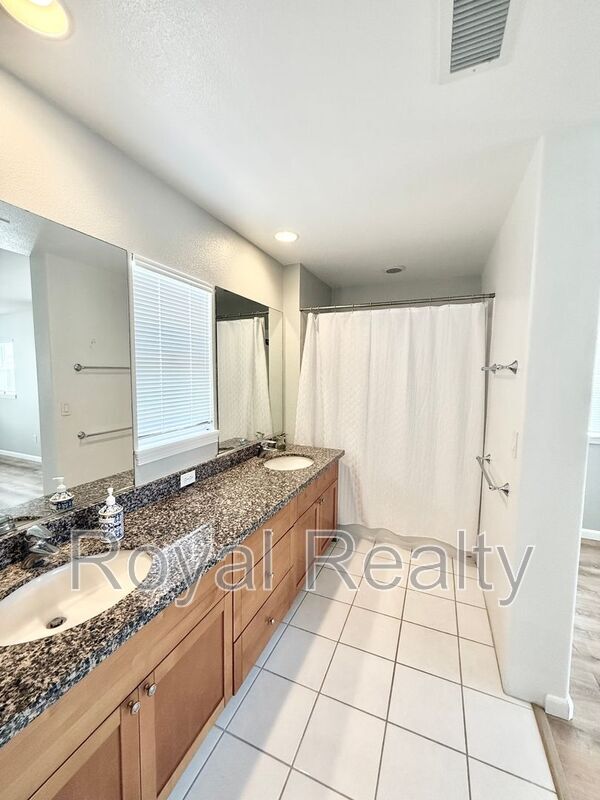 Building Photo - 580 Lunalilo Home Rd