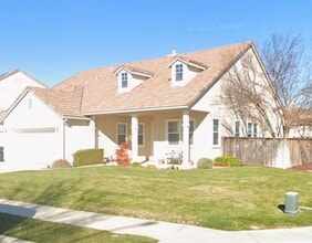 Building Photo - 202 Silver Oak Dr