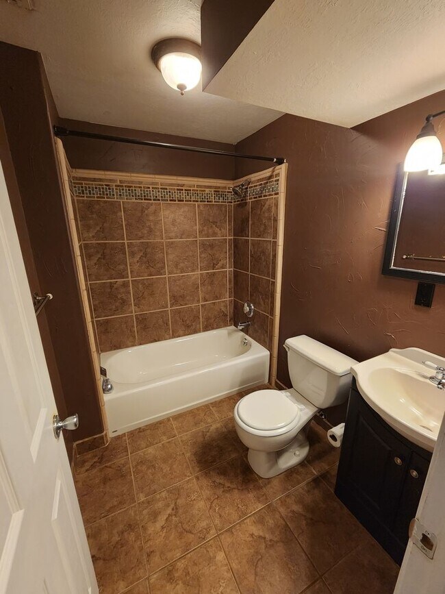 Foto del edificio - SHORT TERM LEASE! // Beautiful Clearfield ...