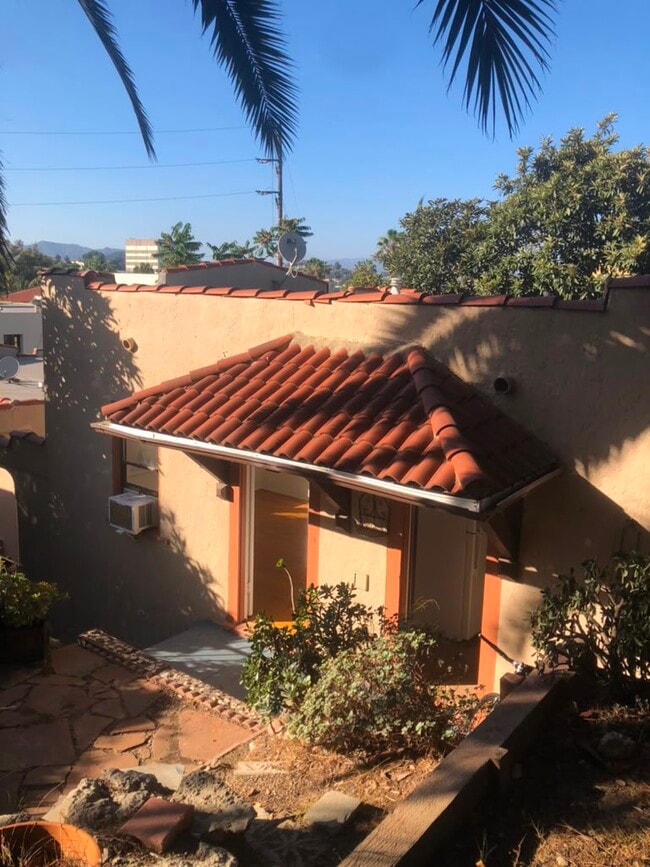 Building Photo - 832 1/4 Laguna Ave