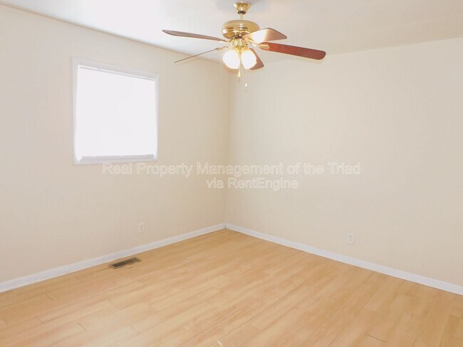 Foto del edificio - 903 E Bragg St