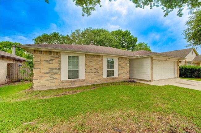 Building Photo - 2215 Squire Dobbins Dr