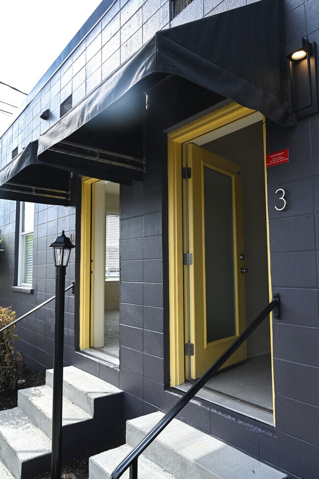 Building Photo - 720 Delmas Ave