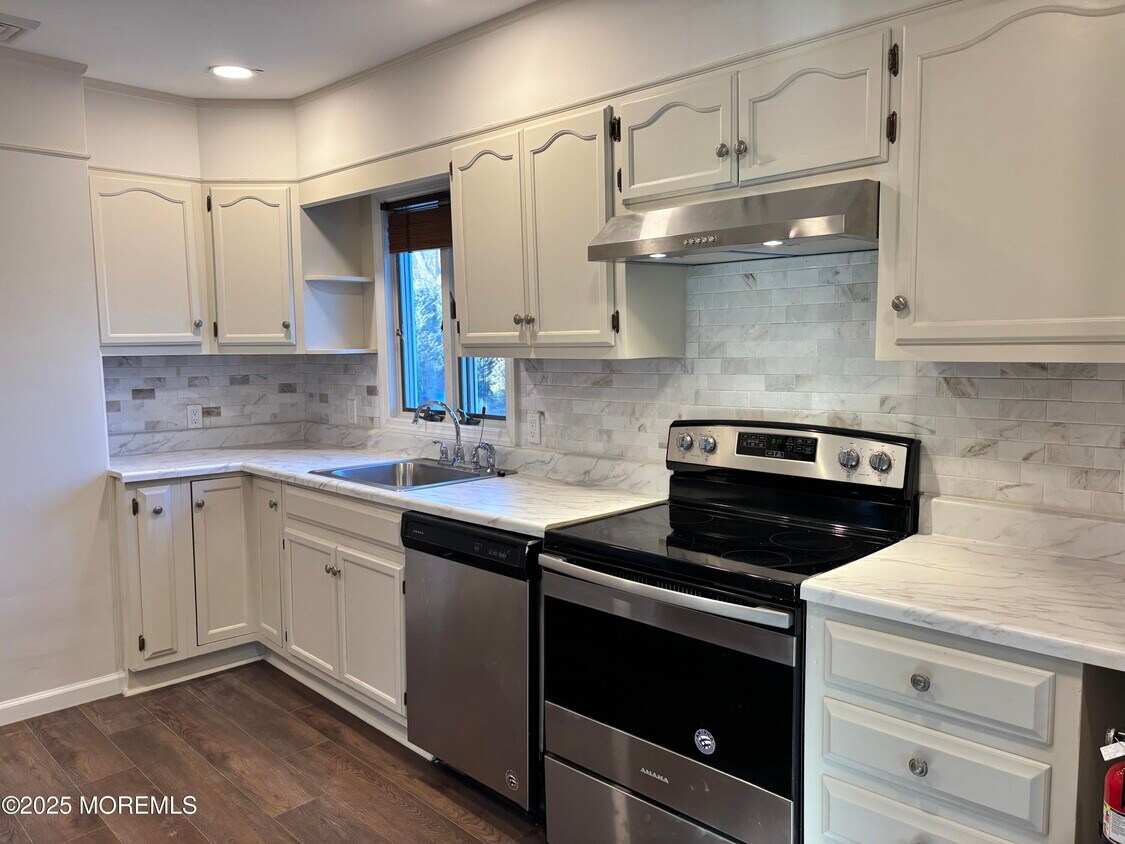 Foto principal - 101 Navesink Ave