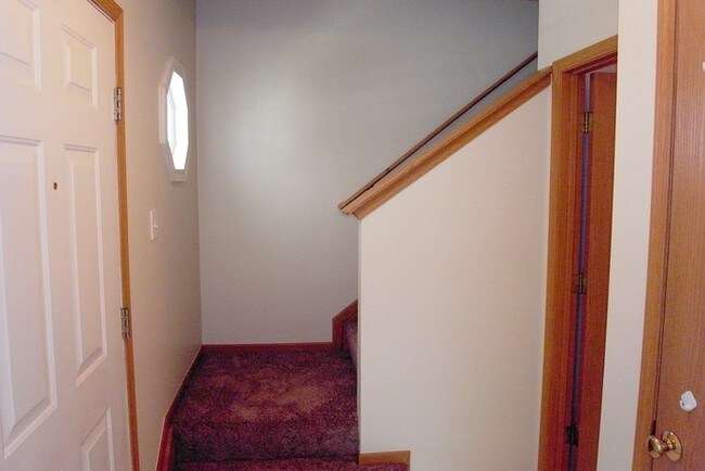 Building Photo - 3874 Revolutionary Dr