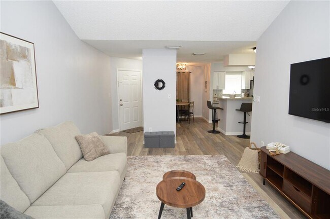 Foto del edificio - 8754 Mallard Reserve Dr