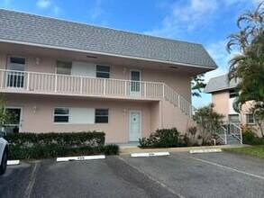 Building Photo - 18081 SE Country Club Dr