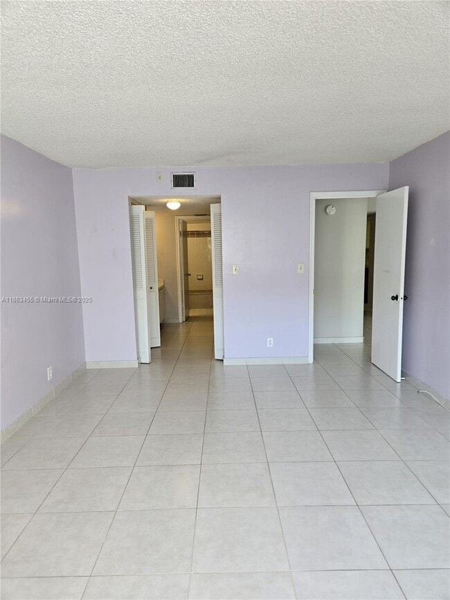 Foto del edificio - 1301 NE 7th St