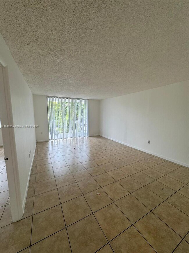 Building Photo - 496 NW 165th St