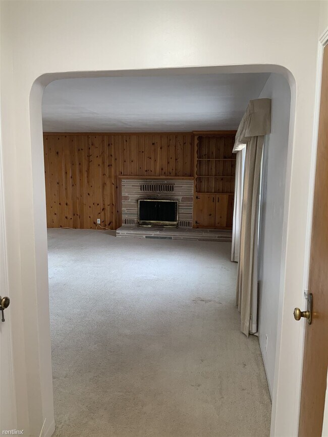 Building Photo - 3 br, 1 bath House - 356 Tognazzini Avenue...