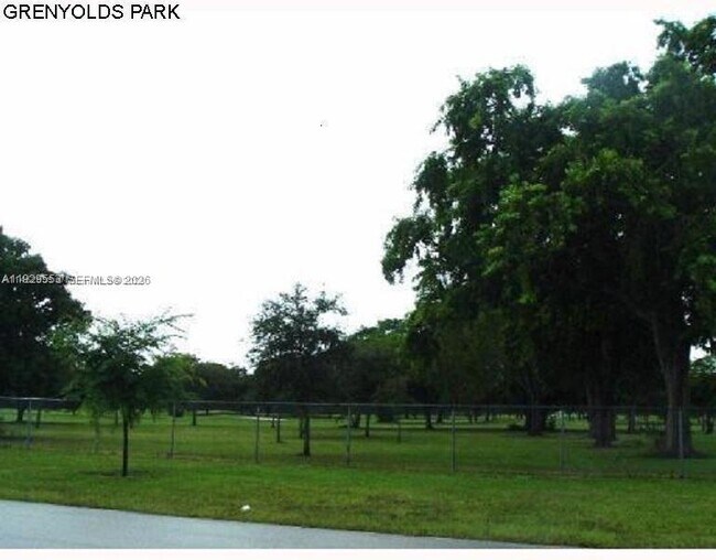 Foto del edificio - 2149 NE 179th St