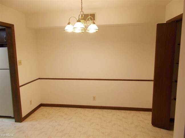 Building Photo - 1630 Camellia Dr