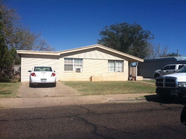 Primary Photo - 920 W 38th St