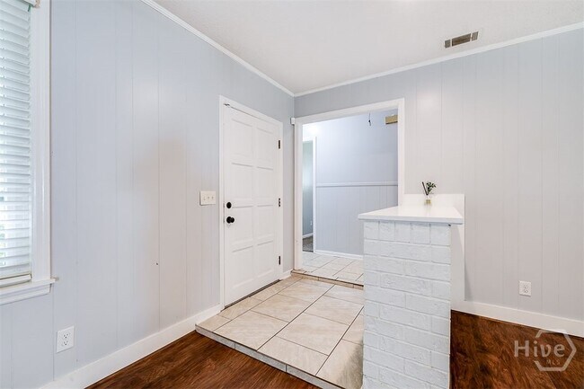 Foto del edificio - 104 W Moore St