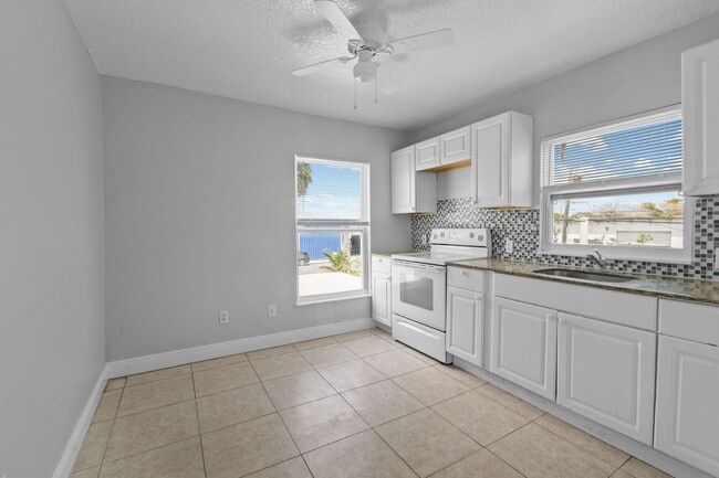 Photo - 3721 Henry Ave Apartment