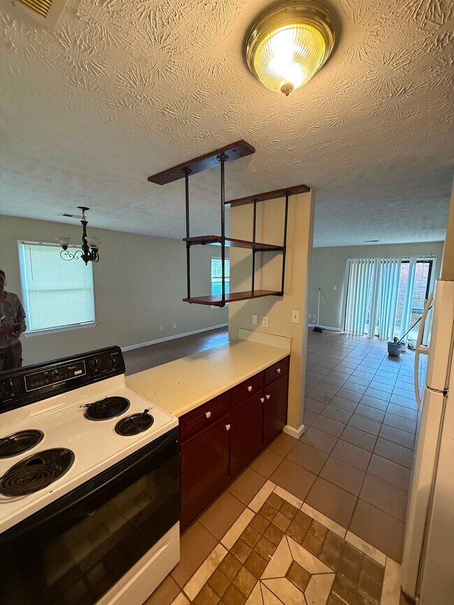 Foto del edificio - 1625 Riverside Trail NE